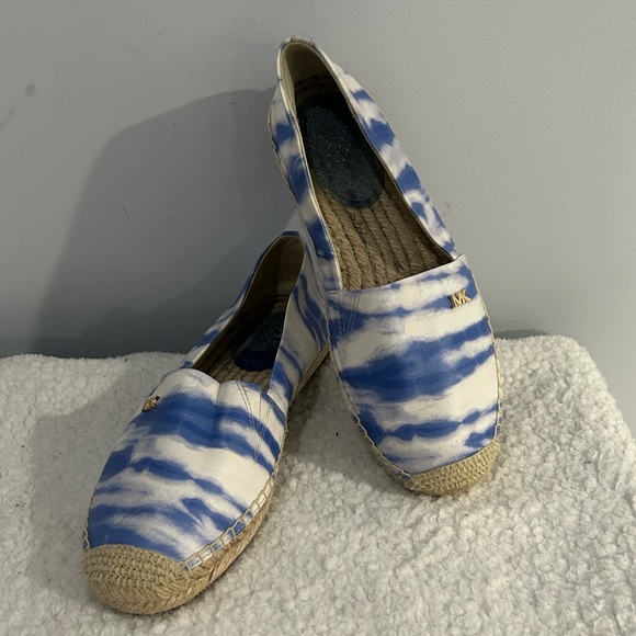 Michael Kors Shoes - Michael Kors Women's Sz 5 Kendrick Espadrille Slip On Flats Blue White Tie Dye